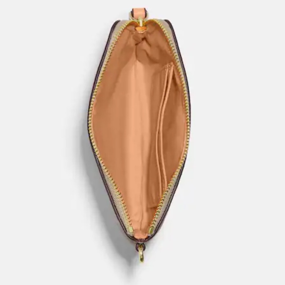 Coach Boxed Corner Zip Wristlet In Signature Canvas
Gold/Light Khaki/Faded Blush - Picture 4 of 16